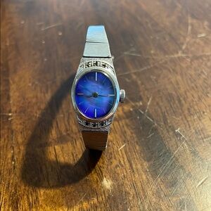 Vintage Orient 21 jewel wind up ladies watch works great very rare piece